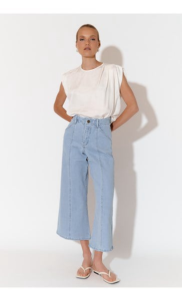 Adele Jeans - 3/4 Light Wash Denim